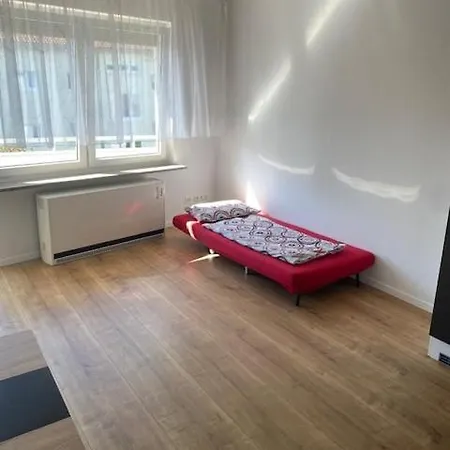 - Neu Renoviert&voll Ausgestattet, Moderne Mit Küche&balkon *